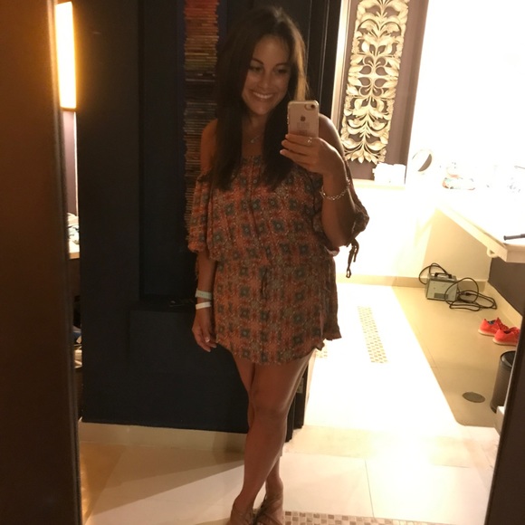 Hi! Welcome to my closet... - Picture 2 of 4